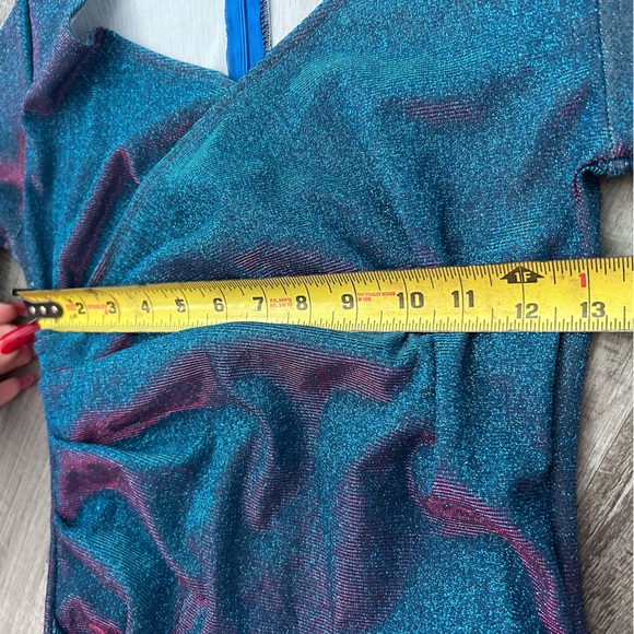 Deep V-neck Long Sleeve Party Dress - Picture 7 of 7